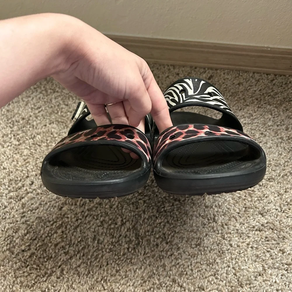 Crocs Unisex Classic Animal Remix Two-Strap Slide Sandals Women's 10 Men's 8 Blk - Picture 6 of 10